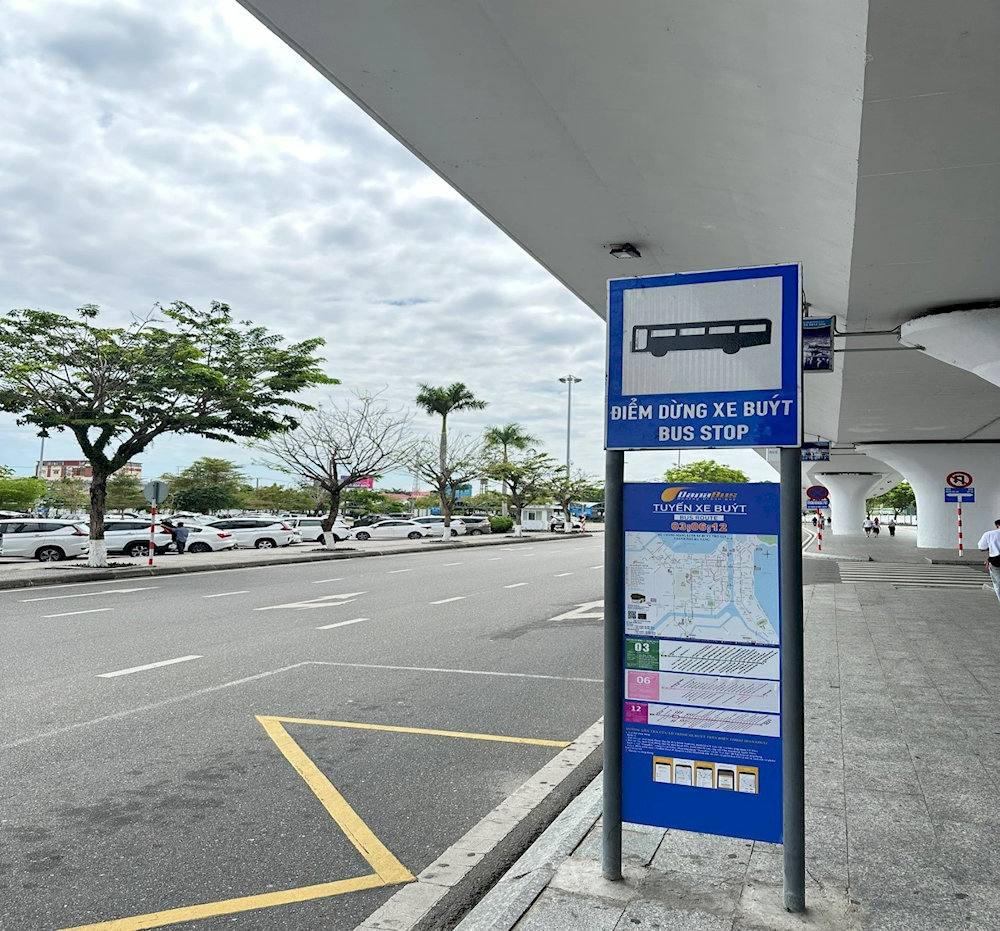 Two bus routes provide access to Da Nang International Airport